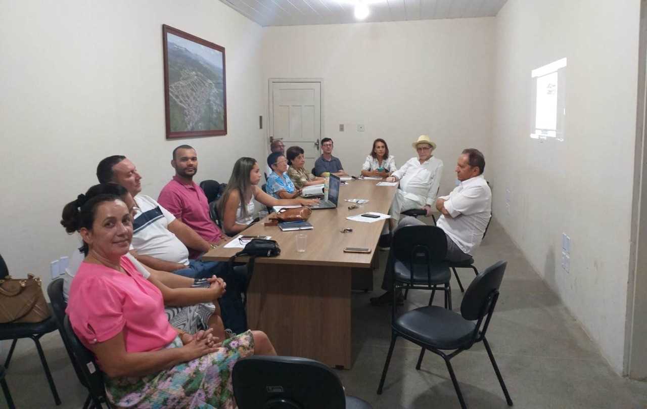 Camacã: Equipe de Saúde se reúne para discutir providencias quanto ao combate do coronavírus